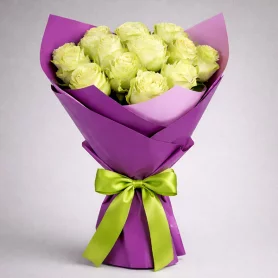 Букет зеленых роз. Фиолетовая фантазия